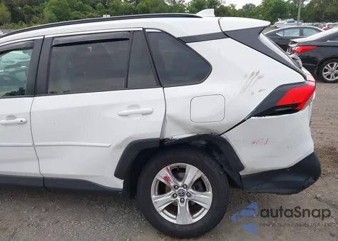 2021 Toyota Rav4 Xle z USA, uszkodzony, nr VIN 2T3P1RFV5MC229196